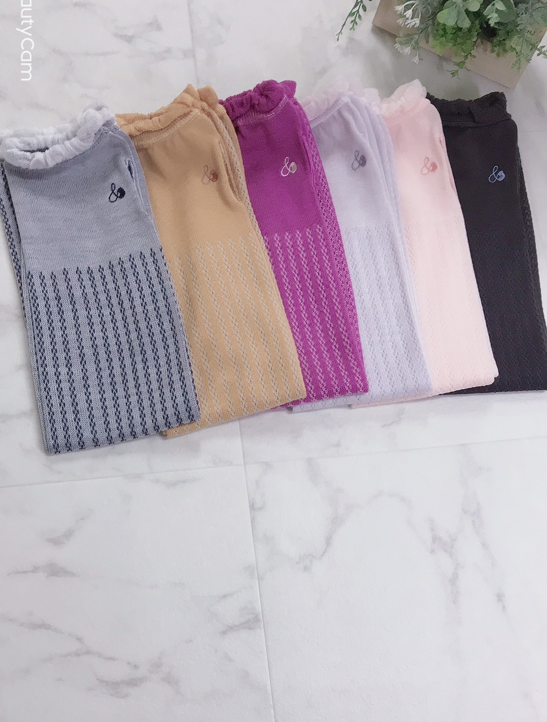 ワンポイント刺繍入りアームカバー 指穴付き